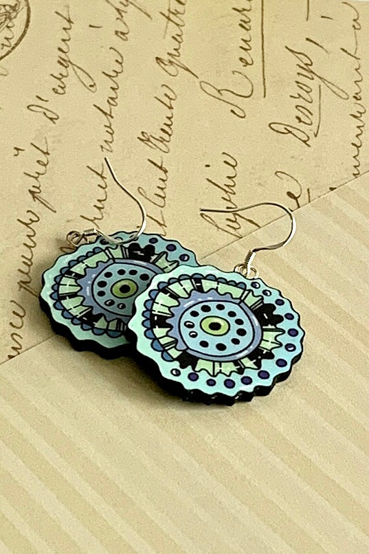 Wavy spiral design shaped paper earrings