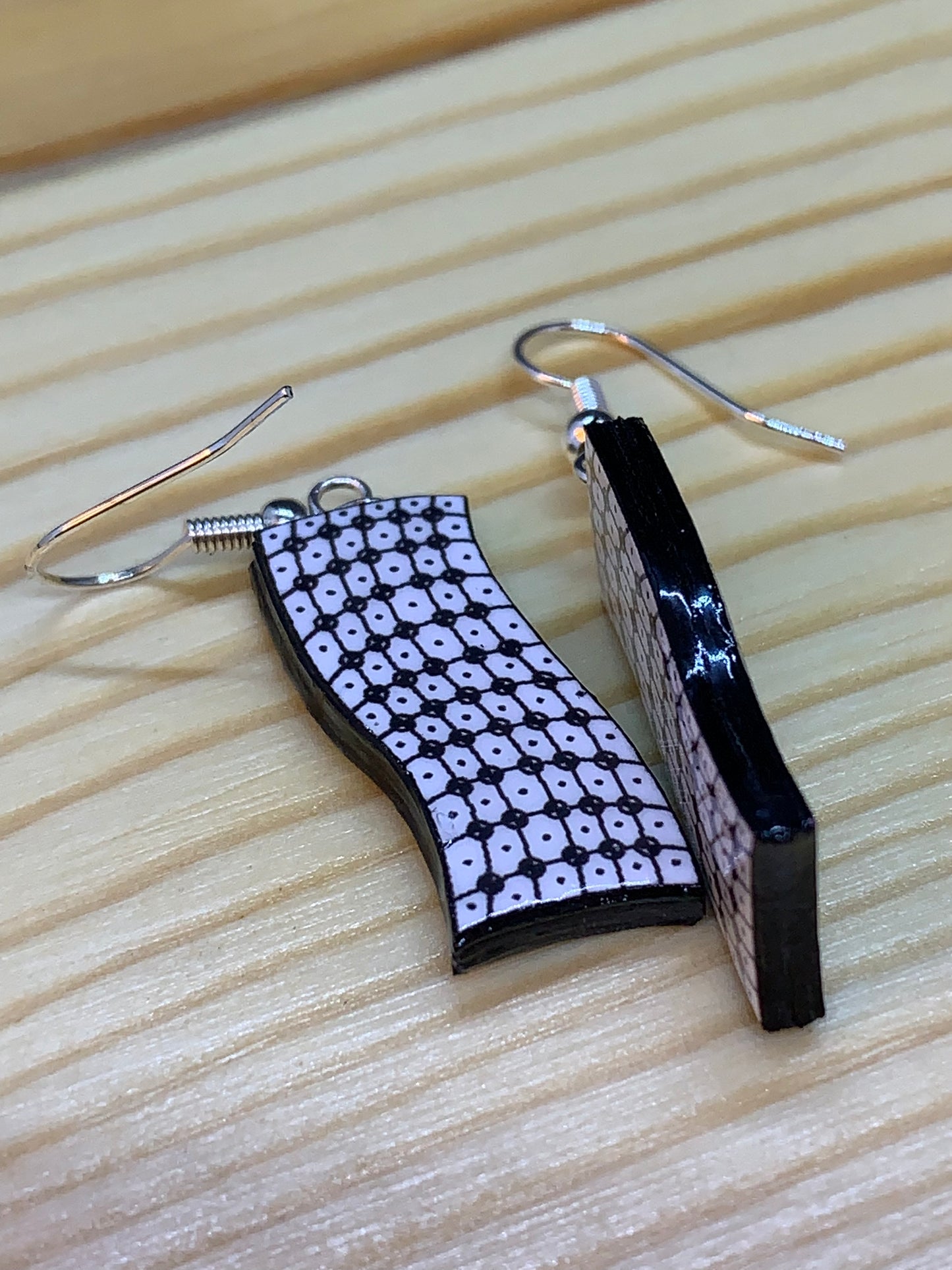 Oblong Curve shaped paper earrings