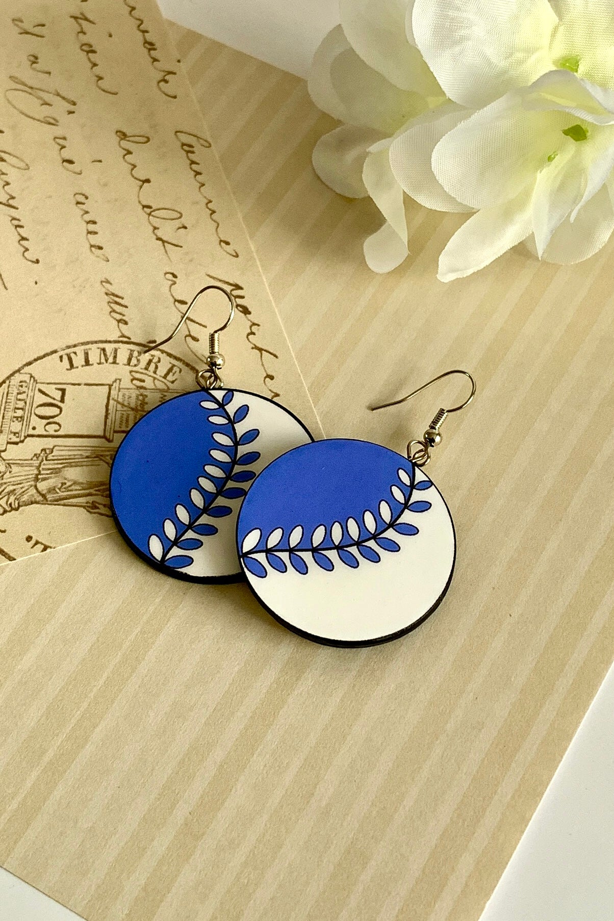 Blue & White Leaf Circlular paper earrings